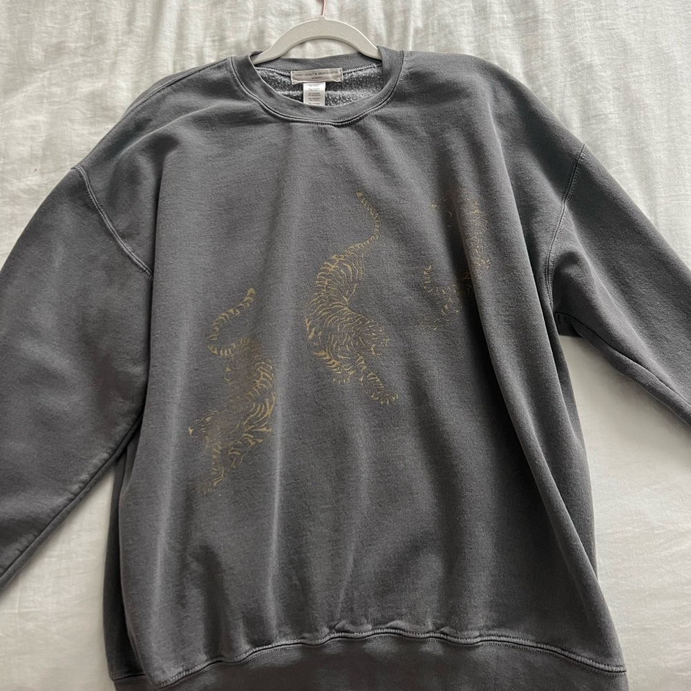 grey urban outfitters crewneck sweatshirt